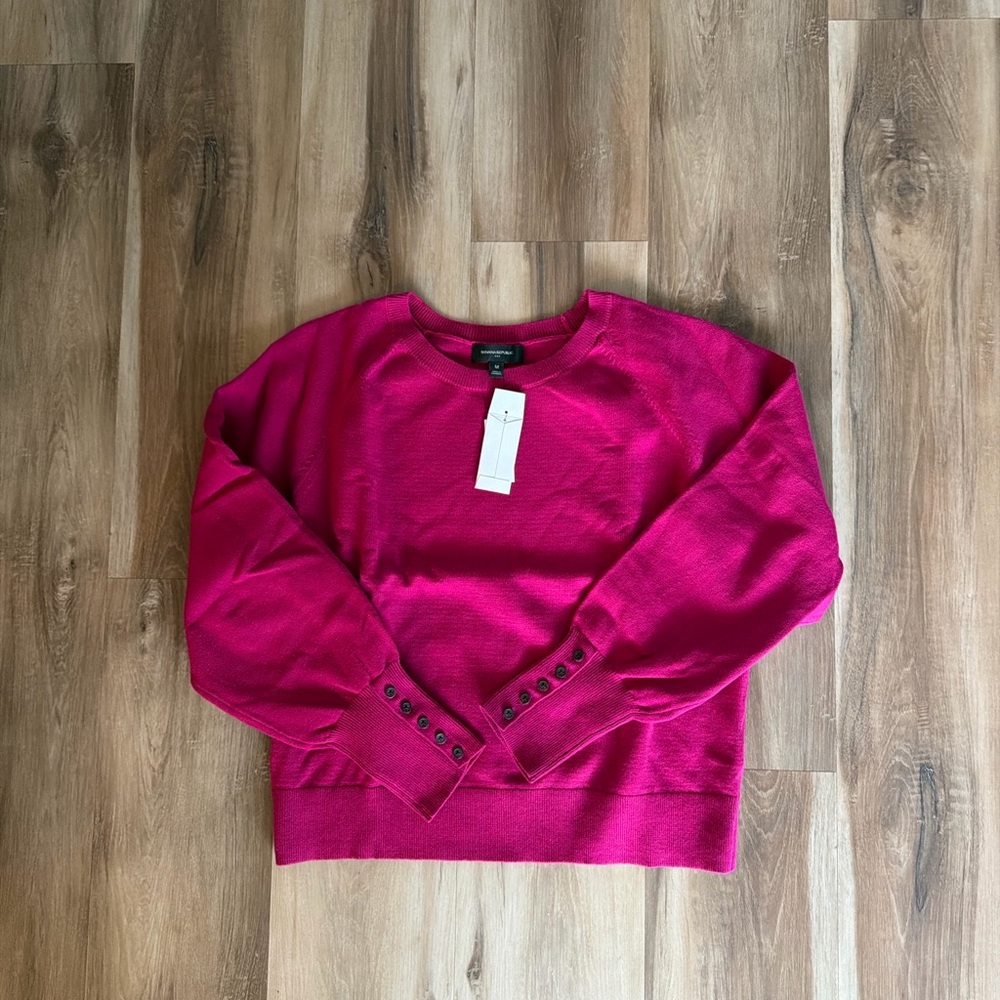 Banana Republic Pink Crewneck Sweater NWT Size M Button Cuff